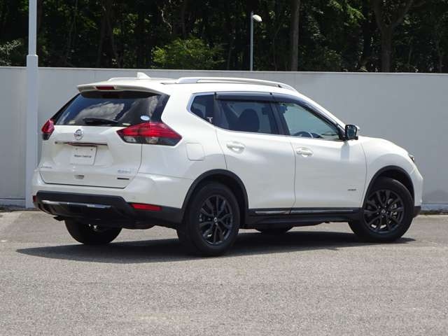 エクストレイル2.0 20Xi ハイブリッド レザーエディション 4WD