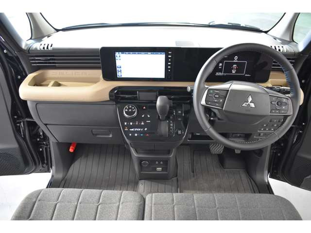 デリカミニT プレミアム 4WD