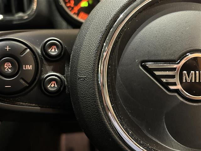 ミニクロスオーバークーパー SD オール4 4WD