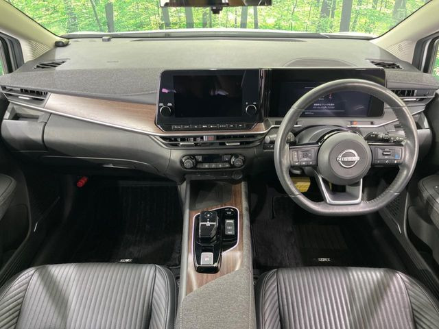 ノートオーラ1.2 G FOUR レザーエディション 4WD