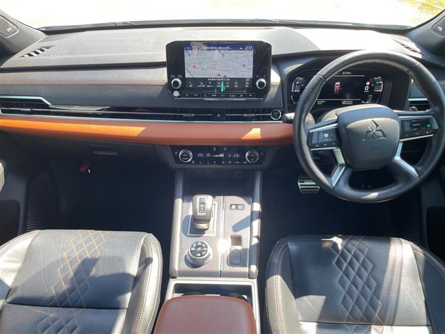 アウトランダーPHEV 2.4 P 4WD