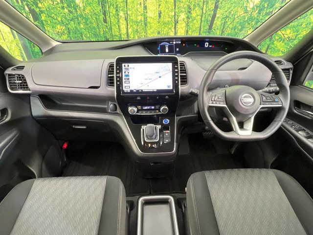 セレナ1.2 e-POWER ハイウェイスターV
