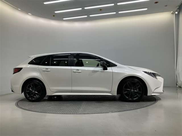 カローラツーリング1.8 ハイブリッド W×B E-Four 4WD