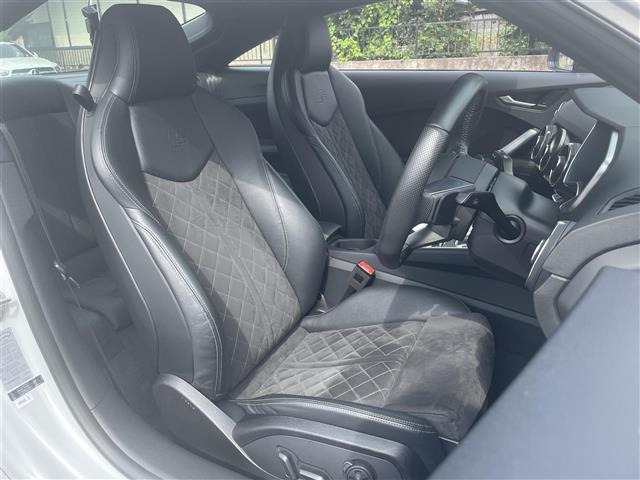 TTクーペ40 TFSI