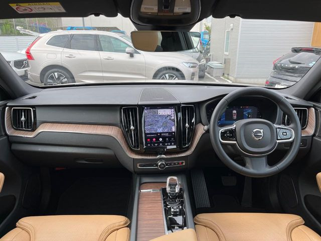 XC60リチャージ アルティメット T6 AWD PHEV 4WD