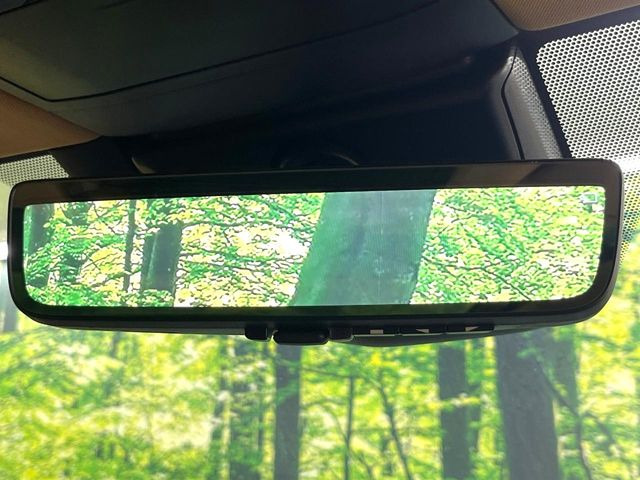 【デジタルインナーミラー】後席の大きな荷物や同乗者で後方が確認しづらい時でも安心!カメラが撮影した車両後方の映像をルームミラー内に表示。クリアな視界で状況の確認が可能です!