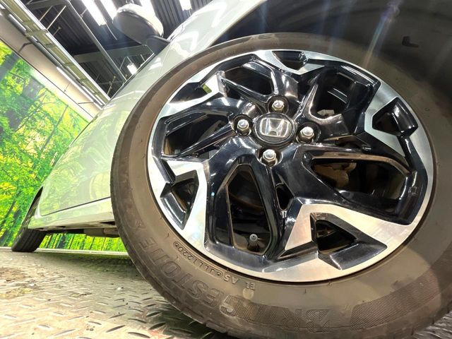 �y����15�C���`�A���~�z�C�[���z�O�ςɃ}�b�`���������A���~�z�C�[���𑕒����Ă���܂��B�e��ЊO�A���~�z�C�[����A�X�^�b�h���X�^�C�����戵�����Ă���܂��B���񂲑��k����������