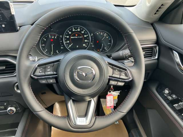 ステアリングスイッチ付いてます!とても便利です!