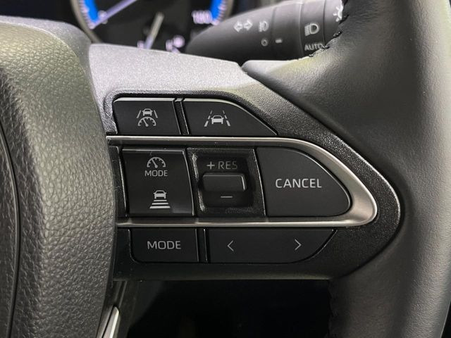 【レーダークルーズコントロール】高速道路での長距離走行が楽に!!自動で速度を保つクルーズコントロールが、衝突軽減システムと連携し、前方の車両を感知して車間を保つように速度調節してくれます!!