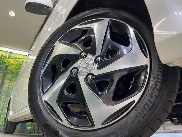 �y�����I�v�V����15�C���`�A���~�z�C�[���z�����I�v�V�����z�C�[���𑕒��B���s���\�̌���ɉ����A�O�ς����X�^�C���b�V���ɂȂ��Ă��܂��B
