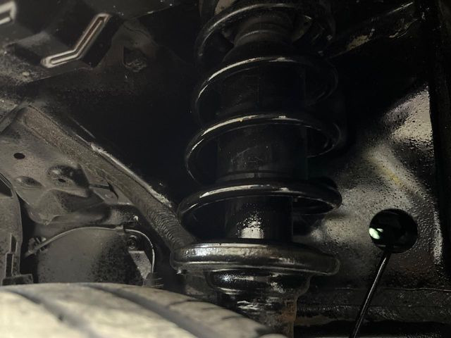 下回りの劣化予防の為の防錆加工の施工も承っております。降雪地域はもちろん、沿岸部にお住いの方や、趣味でマリン・ウィンタースポーツをされる方に大変好評いただいております。