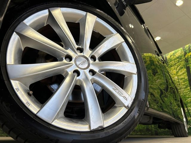 �y19�C���`�A���~�z�C�[���z�O�ςɃ}�b�`�����A���~�z�C�[���𑕒����Ă���܂��B�e��A���~�z�C�[����A�X�^�b�h���X�^�C�����戵�����Ă���܂��B���񂲑��k����������