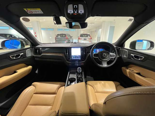 XC60リチャージ PHEV T8 AWD インスクリプション 4WD