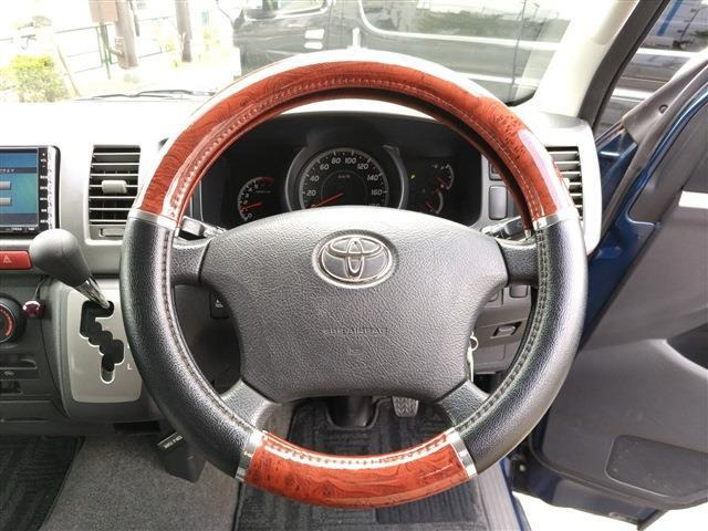 �E�b�h���R���r�X�e�A�����O�z�C�[������̎ʐ^�ł��B�n���h���\�ʂ̃E�b�h�������̏���O���b�v���̎C��A�R���f�B�V�����ɂ��ĉ摜�ɂĂ��m�F���������B