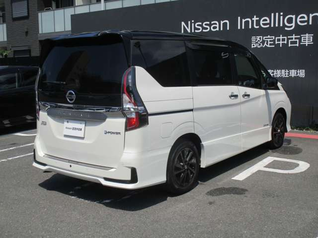 セレナ1.2 e-POWER ハイウェイスターV アーバンクロム