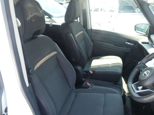 セレナ1.4 e-POWER ハイウェイスターV