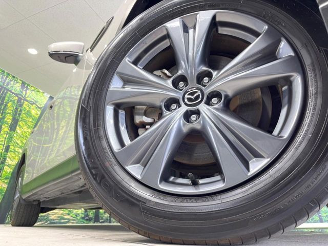 �y����18�C���`�A���~�z�C�[���z�O�ςɃ}�b�`���������A���~�z�C�[���𑕒����Ă���܂��B�e��ЊO�A���~�z�C�[����A�X�^�b�h���X�^�C�����戵�����Ă���܂��B���񂲑��k����������
