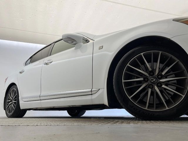 �y����19�C���`�A���~�z�C�[���z�O�ςɃ}�b�`���������A���~�z�C�[���𑕒����Ă���܂��B�e��ЊO�A���~�z�C�[����A�X�^�b�h���X�^�C�����戵�����Ă���܂��B���񂲑��k����������