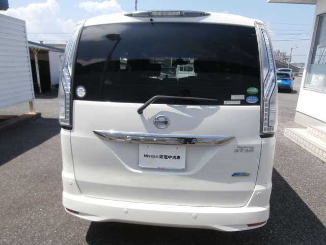 セレナ2.0 ハイウェイスター Vセレクション+Safety S-HYBRID