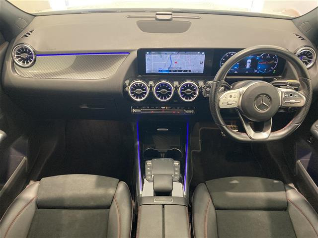 GLAクラスGLA200d 4マチック AMGライン 4WD