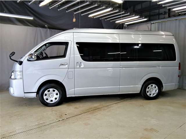 ハイエース2.7 グランドキャビン 4WD