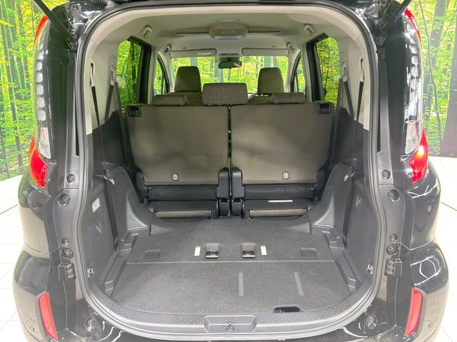 後席を格納すると、これだけの広さが!シーンに合わせたシートアレンジで、大きな荷物も積むことが出来ます♪