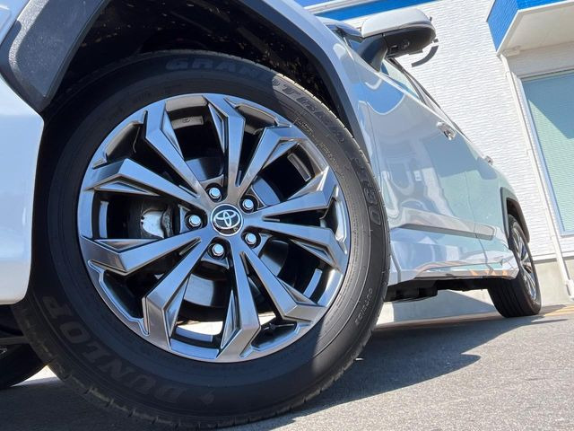 �y����18�C���`�A���~�z�C�[���z�O�ςɃ}�b�`���������A���~�z�C�[���𑕒����Ă���܂��B�e��ЊO�A���~�z�C�[����A�X�^�b�h���X�^�C�����戵�����Ă���܂��B���񂲑��k����������