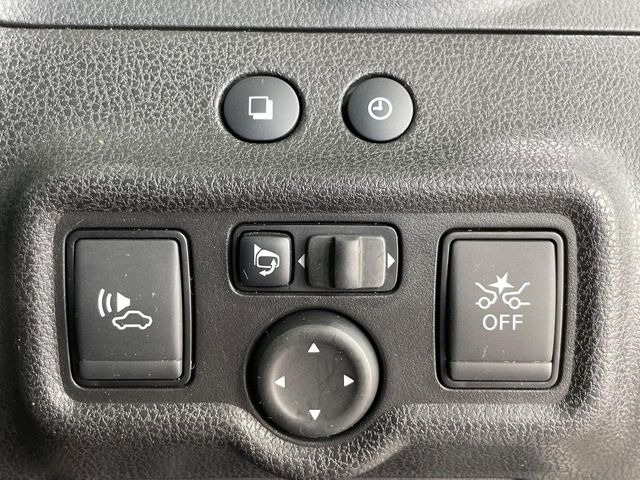 【インテリジェントエマージェンシーブレーキ】フロントカメラで前方の車両や歩行者を検知。衝突しそうな時は衝突被害軽減ブレーキが作動、衝突回避をサポート。より安全にドライブをお楽しみいただけます。