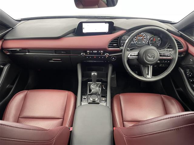 MAZDA3ファストバック1.8 XD バーガンディ セレクション