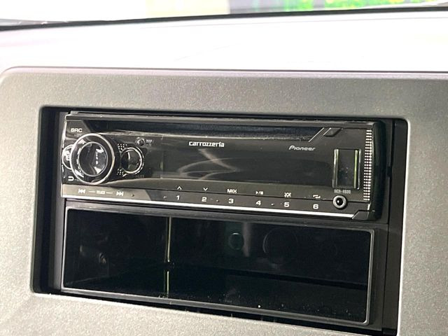 お好きな音楽を車内でお楽しみいただけます♪スピーカー交換・ウーハー追加などの音質向上や、最新ナビ・後席モニター等の取り付けも是非ご相談ください!