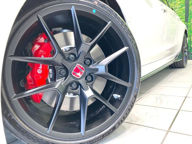�y����19�C���`�A���~�z�C�[���z�O�ςɃ}�b�`���������A���~�z�C�[���𑕒����Ă���܂��B�e��ЊO�A���~�z�C�[����A�X�^�b�h���X�^�C�����戵�����Ă���܂��B���񂲑��k����������