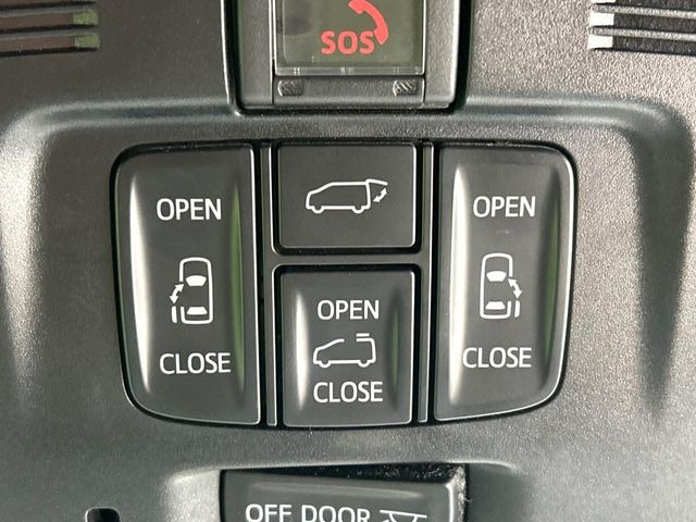 【両側パワースライドドア】スマートキーや運転席のスイッチで後席両側スライドドアの開閉が可能♪電動だから力を入れてドアを開ける必要が無く、小さなお子様でも簡単に開け閉めでき快適です♪