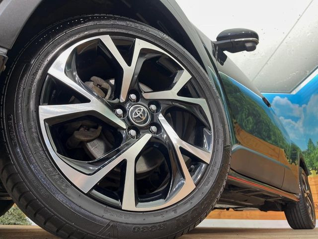 �y�����A���~�z�C�[���z�O�ςɃ}�b�`���������A���~�z�C�[���𑕒����Ă���܂��B�e��ЊO�A���~�z�C�[����A�X�^�b�h���X�^�C�����戵�����Ă���܂��B���񂲑��k����������
