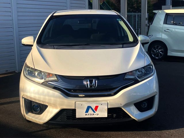 ★快適なカーライフをお過ごしいただくため、修復歴車は販売いたしません。そのため入庫後に徹底的にチェックし、クリアしたクルマのみを店頭に展示しております。