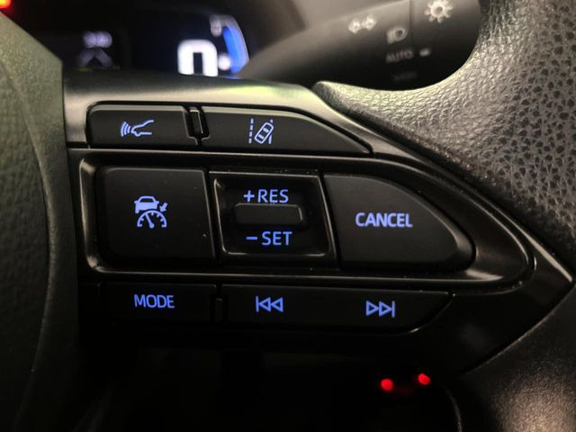 【レーダークルーズコントロール】高速道路での長距離走行が楽に!!自動で速度を保つクルーズコントロールが、衝突軽減システムと連携し、前方の車両を感知して車間を保つように速度調節してくれます!!