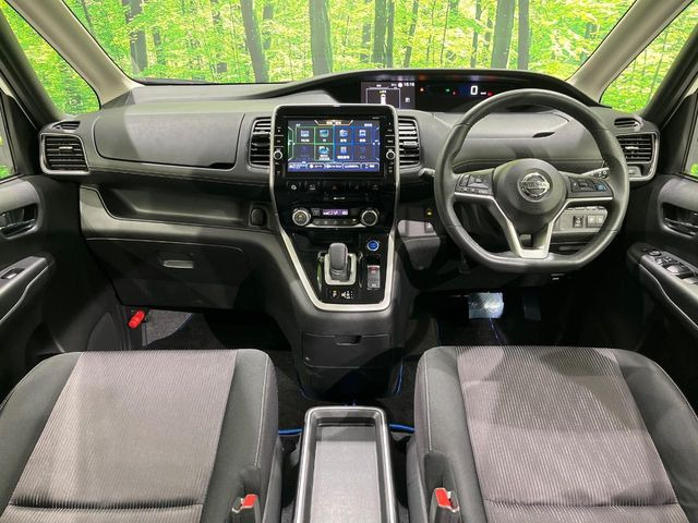 セレナ1.2 e-POWER ハイウェイスターV
