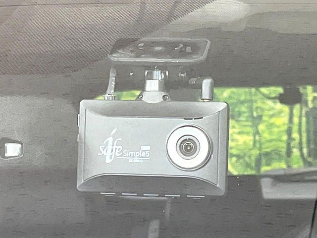 【ドライブレコーダー】ドライブレコーダー装備!走行中はもちろん、あおり運転や事故に遭遇した際、映像で記録し、万一のリスクに備えます。※記録用SDカードはお客様ご自身でご準備いただく必要があります。