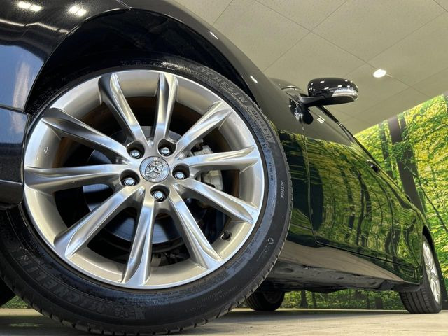 �y����18�C���`�A���~�z�C�[���z�O�ςɃ}�b�`���������A���~�z�C�[���𑕒����Ă���܂��B�e��ЊO�A���~�z�C�[����A�X�^�b�h���X�^�C�����戵�����Ă���܂��B���񂲑��k����������