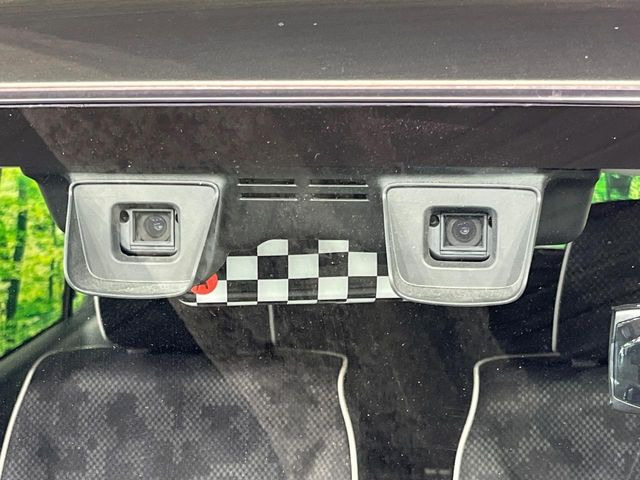 【スズキ セーフティサポート】走行中に前方の車両等を認識し、衝突しそうな時は警報とブレーキで衝突回避と被害軽減をアシスト。より安全にドライブをお楽しみいただけます。