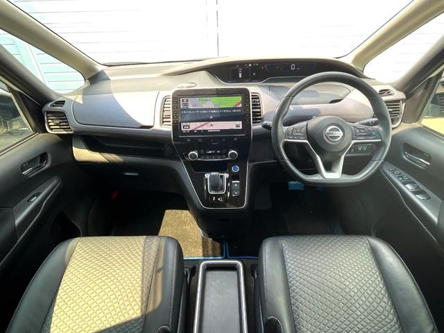 セレナ1.2 e-POWER ハイウェイスターV