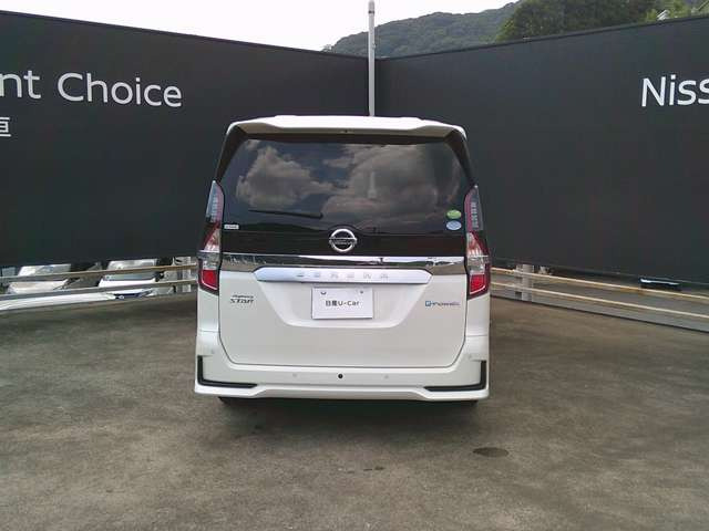セレナ1.2 e-POWER ハイウェイスターV