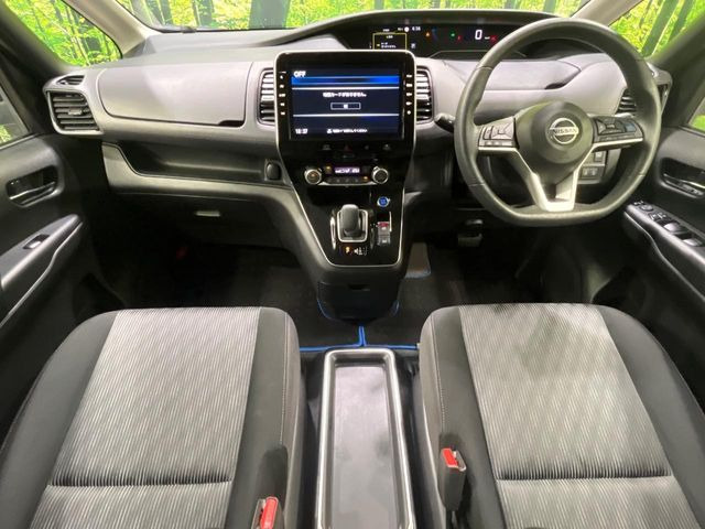 セレナ1.2 e-POWER ハイウェイスターV