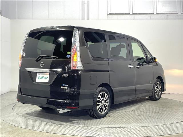 セレナ2.0 ハイウェイスター S-HYBRID