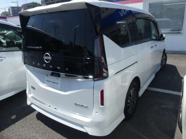 セレナ1.4 e-POWER ハイウェイスターV