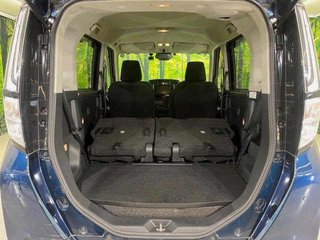 普段のお買い物や通勤、送迎等に十分な荷室スペースを確保しております。セカンドシートを倒すと、大きな荷物の積載も可能です♪