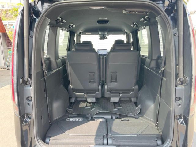 普段のお買い物や通勤、送迎等に十分な荷室スペースを確保しております。セカンドシートを倒すと、大きな荷物の積載も可能です♪