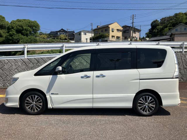 セレナ2.0 ハイウェイスター Vセレクション+Safety II S-HYBRID