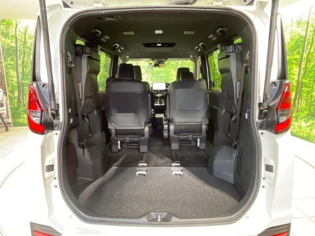 【パワーバックドア】スマートキーや運転席のボタンを押すだけでリアゲートが自動で開閉します!荷物を持っている時や、高い位置にあるバックドアを閉める際に便利な機能です♪