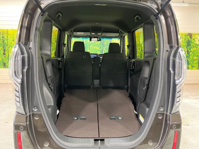 普段のお買い物や通勤、送迎等に十分な荷室スペースを確保しております。セカンドシートを倒すと、大きな荷物の積載も可能です♪