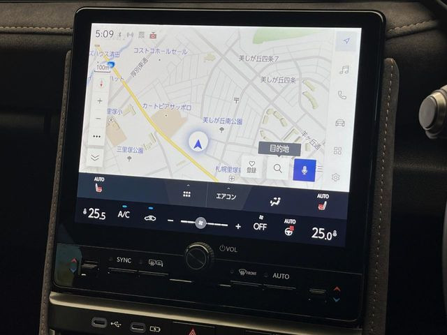 �y9.8�C���` �f�B�X�v���C�I�[�f�B�I�z���ʂ̃f�B�X�v���C��AppleCarPlay��AndroidAuto�����p�\�B�傫�ȉ�ʂŃX�}�z�i�r�A�v���������p���������܂���